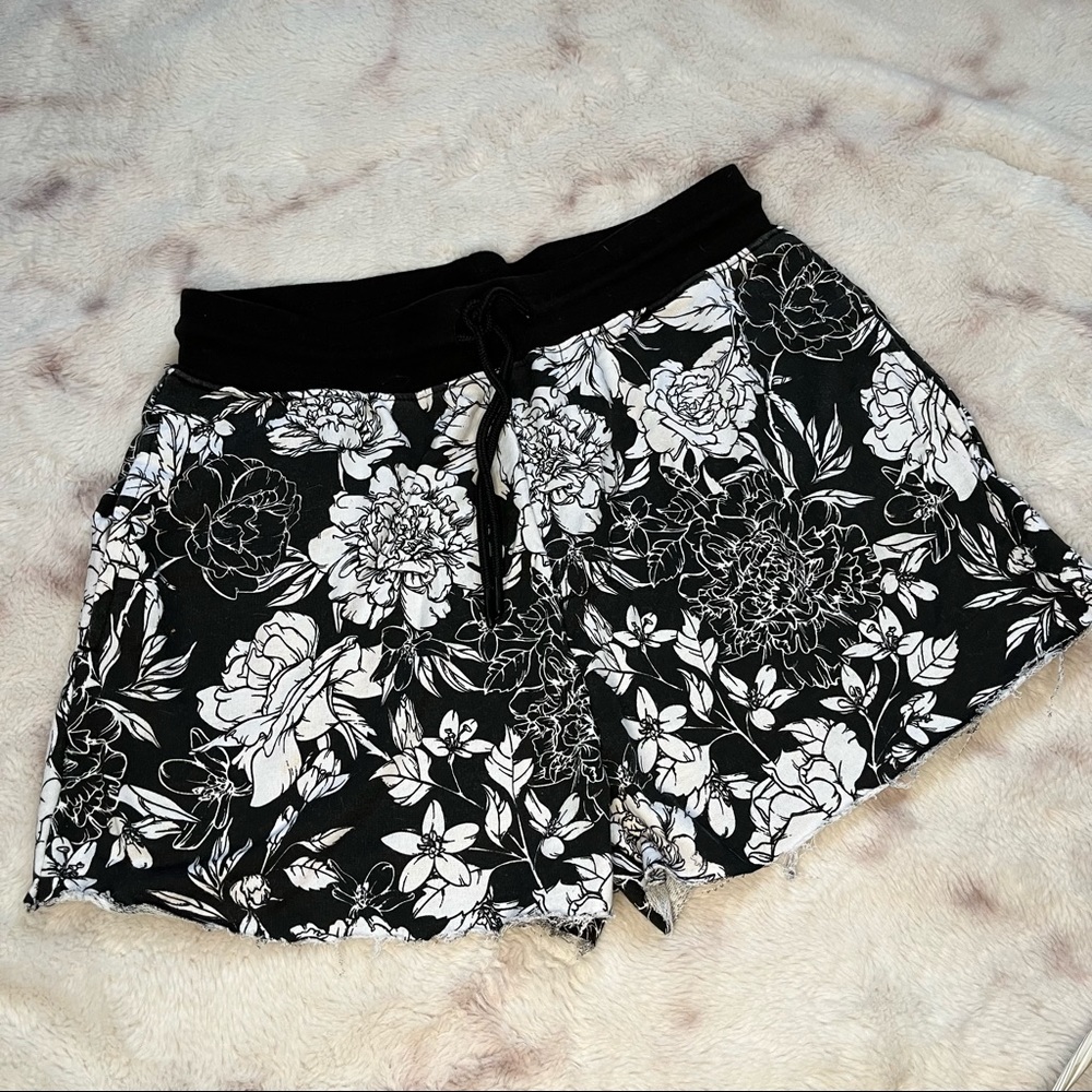 Floral Black and White Women's Shorts